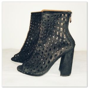 AKIRA Black Heels